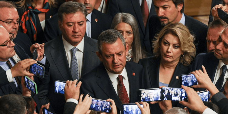 CHP Lideri Özel ve Beraberindeki Vekiller Bolu'ya Gidiyor
