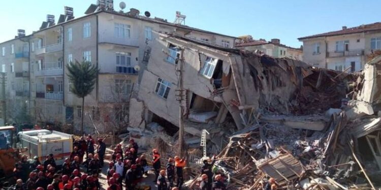 CHP heyetinden Elazığ Valisi Numan Hatipoğlu ile "deprem" görüşmesi