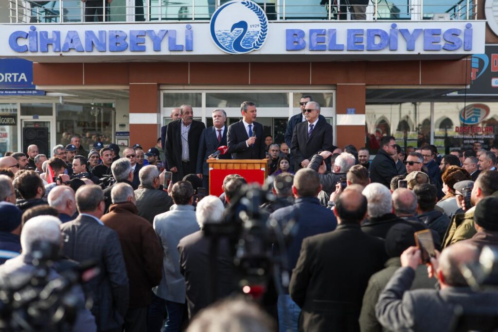 CHP lideri Özel: Erdoğan’a yakın şirketlerin SGK’ye 9 kamyon altın borcu var