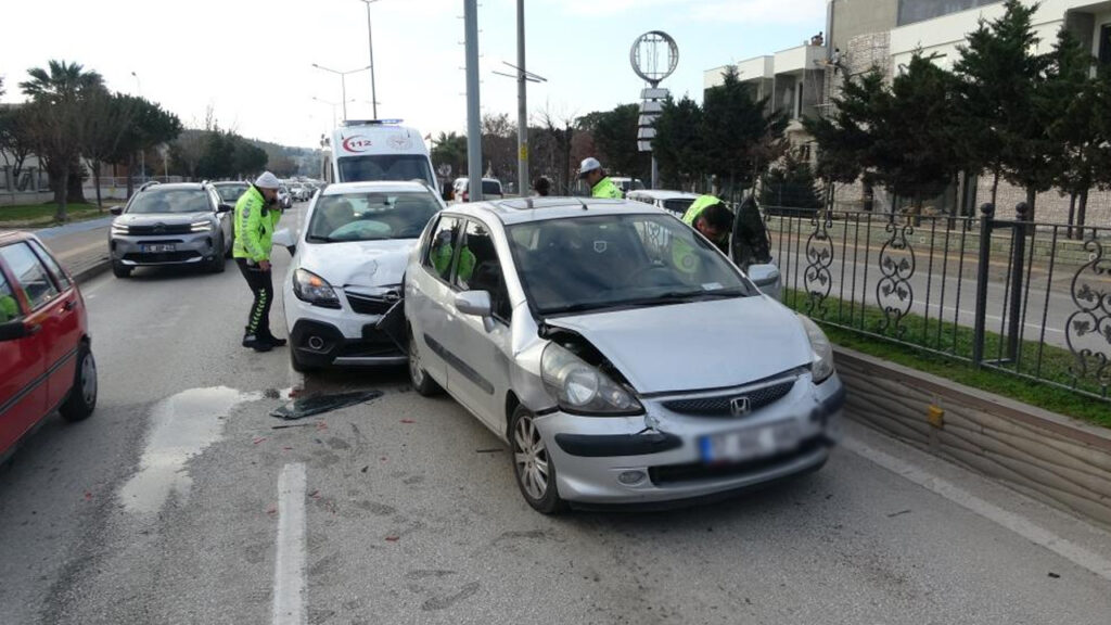 Çanakkale Belediye Başkanı Muharrem Erkek Kaza Yaptı