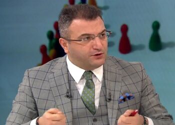 Cem Küçük ünlü iş insanını hedef gösterdi: Gezi'nin bir numarasıydı