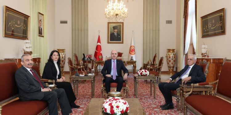 DEM Parti İmralı heyeti ile Kurtulmuş görüşmesi başladı