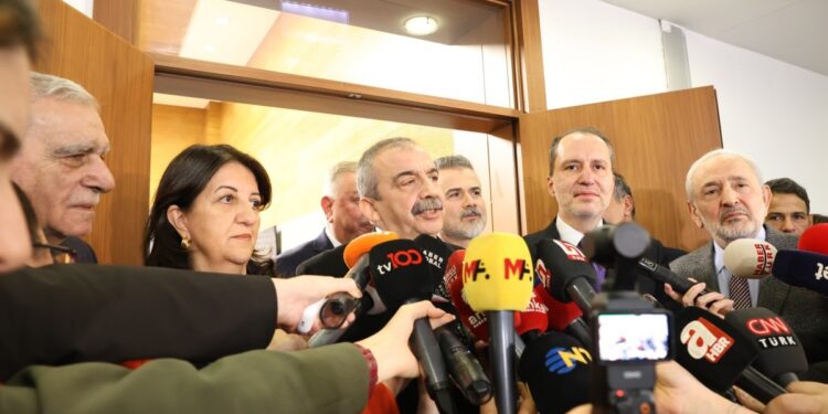 DEM Parti İmralı heyeti ile Yeniden Refah Partisi görüşmesi sona erdi