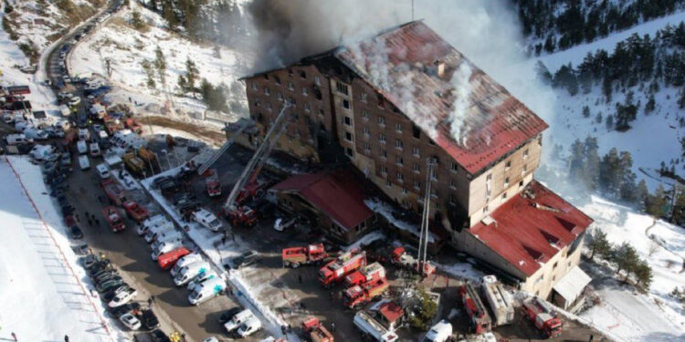 DNA tespit çalışması sürüyor; yangın faciasında ölü sayısı 79’a yükseldi