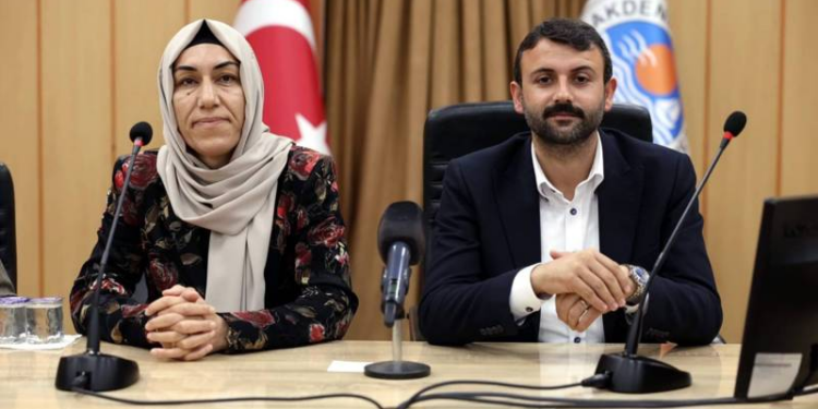 Darbeci zulmünüze asla boyun eğmeyeceğiz!