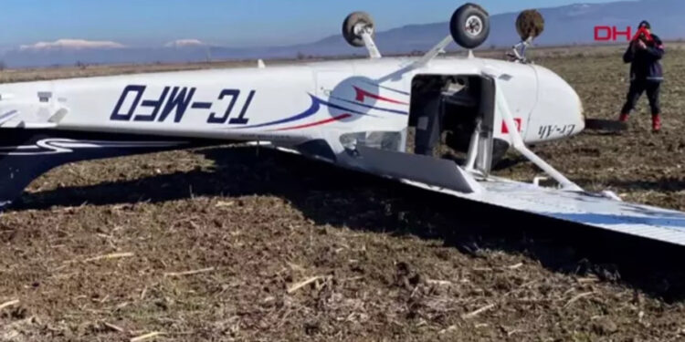 Denizli’de eğitim uçağı zorunlu sert iniş yaptı: 1 yaralı