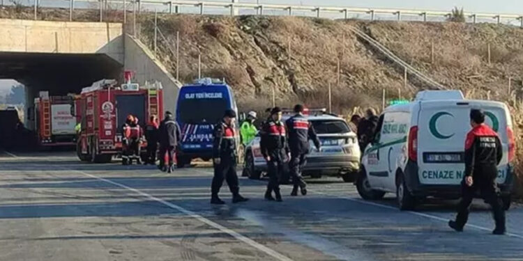 Denizli’de işçi servisi devrildi: 4 ölü, çok sayıda yaralı var!