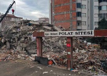 Depremde 134 kişinin öldüğü Ayşe-Mehmet Polat Sitesi davası "Suçsuz yere cezaevinde yattım" diyen müteahhite 21 yıl 9 ay, proje müellifine 12 yıl hapis cezası