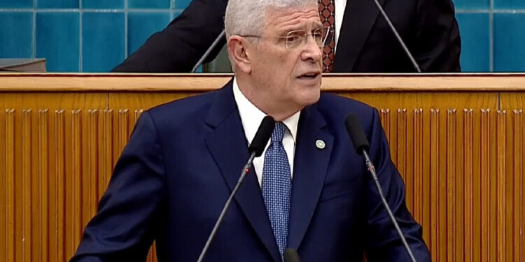 Dervişoğlu’dan ‘ehli namus ve ehli vatan evlatlarına’ çağrı: ”Kafalarınızı artık kaldırın, kanunsuz emirleri reddedin”