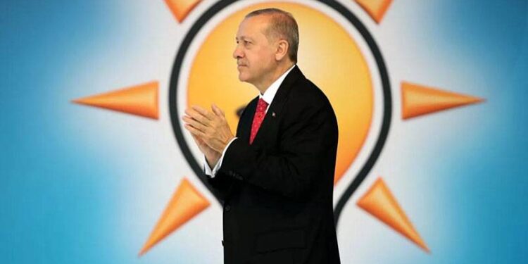 Erdoğan, 2028 kadrosunu kuruyor; MKYK’nın yüzde 60’ı değişecek, partinin temel politikalarında dönüşüm olacak