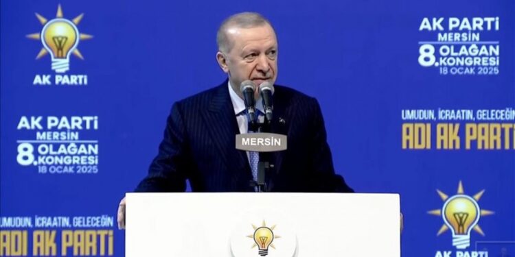 Erdoğan tehditlerini Mersin’de de sürdürdü
