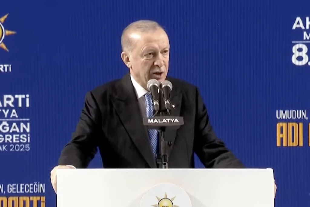 Erdoğan’dan ‘yangın’ açıklaması: “Siyaset yapılmasını doğru bulmuyoruz”