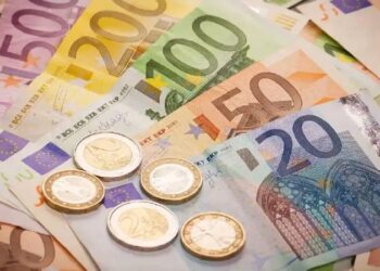 Euro 26 yaşına bastı