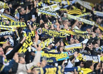 Fenerbahçe'de Flaş Ayrılık, Resmen Duyuruldu