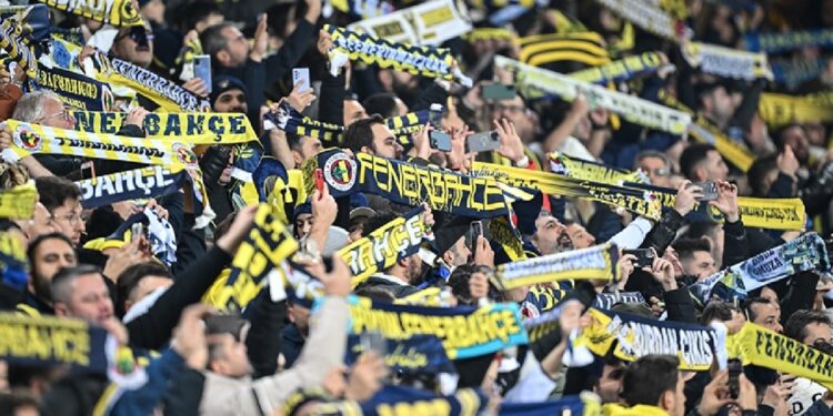 Fenerbahçe'de Flaş Ayrılık, Resmen Duyuruldu