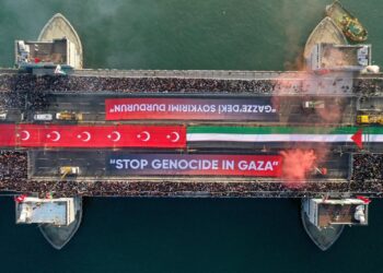 Filistin’e destek için yeni yılın ilk günü Galata Köprüsü’nde buluşma