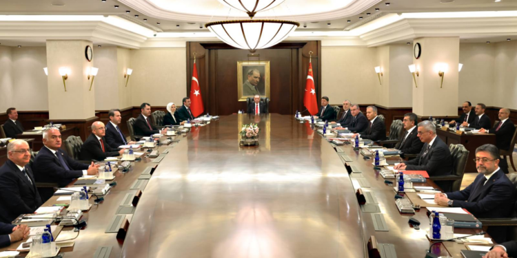 Gündem, Suriye'deki gelişmeler ile memur ve emekli maaşları