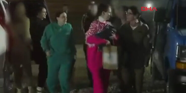 Hamas’ın serbest bıraktığı 3 esir İsrail’e ulaştı