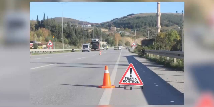 İçişleri Bakanı Yerlikaya, trafik denetim verilerini paylaştı; 3 Milyon 243 bin 49 araç denetlendi, 506 bin 311 araca/sürücüye işlem yapıldı