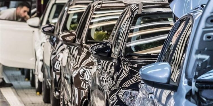 İkinci ek satışları rekor kırdı: Uzmanlardan ''pazar yavaşlayabilir'' uyarısı