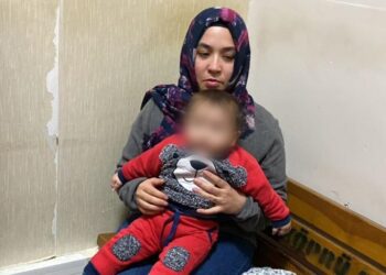 İlahiyat birincisi Büşra öğretmen 9 aylık bebeğiyle tutuklandı