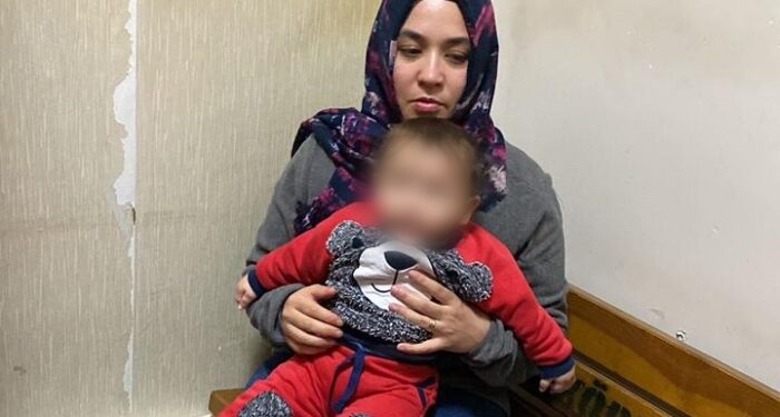 İlahiyat birincisi Büşra öğretmen 9 aylık bebeğiyle tutuklandı