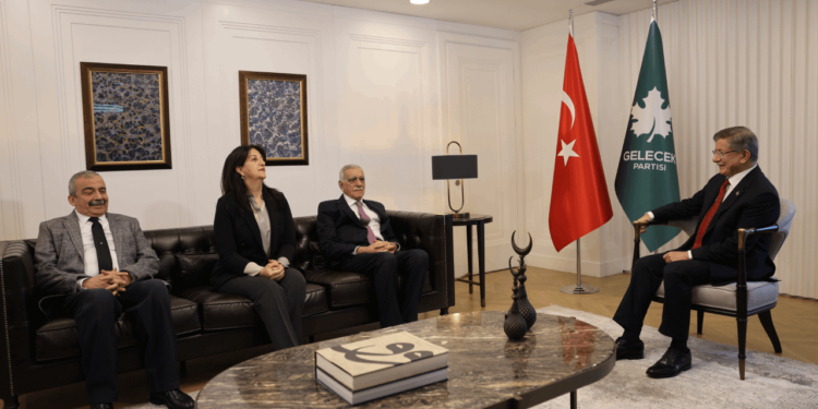 İmralı Heyetinin Liderler Turu: DEM Parti ile Davutoğlu Arasındaki Görüşme Sona Erdi