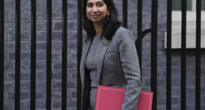 İngiltere eski içişleri bakanından garip açıklama: “İtalya-Türkiye kara sınırına duvar inşa ettiler!”