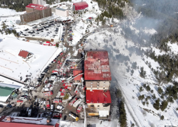 İnsanlar çocuklarını hayatta kalabilsin diye aşağıya atmak zorunda kaldı
