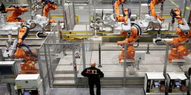 İşini makinalara kaptırmamak an­cak onları etkin kullanabileceğin donanımla mümkün