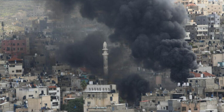 İsrail, Batı Şeria'da 4'ü Çocuk 5 Filistinliyi Yaraladı