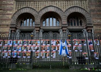 İsrail: Rehinelerin serbest bırakılmasına Pazar günü başlanacak