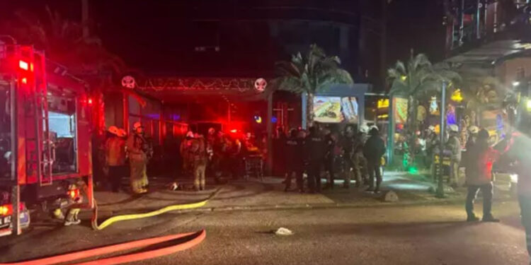 İstanbul Ataşehir’de 3 katlı otelde yangın: 3’ü ağır, 5 yaralı