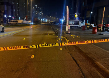 İstanbul'da Hareketli Gece: İş Yerine Kurşun Yağdırdılar