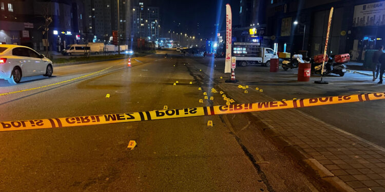 İstanbul'da Hareketli Gece: İş Yerine Kurşun Yağdırdılar