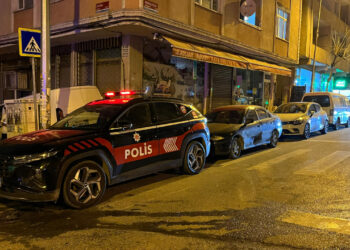 İstanbul'da Silahlı Saldırı: Eşiyle Yürürken Kurşun Yağmuruna Tutuldu