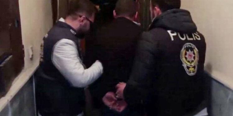 İstanbul'da iş insanını 'petrol fonu' vaadiyle 5,5 milyon lira dolandırdılar: 17 gözaltı