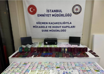 İstanbul'da sahte kimlik ve pasaport operasyonu; 9 gözaltı!
