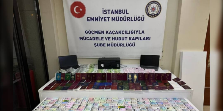 İstanbul'da sahte kimlik ve pasaport operasyonu; 9 gözaltı!