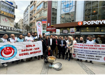 İzmir’de memurlardan maaş zamlarına helvalı