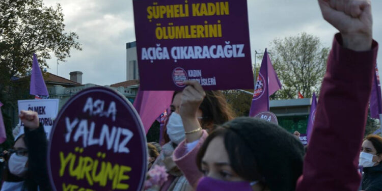 Kahreden Haberler Peş Peşe Geldi! İki Farklı Şehirde İki Kadın Evlerinde Şüpheli Şekilde Ölü Bulundu