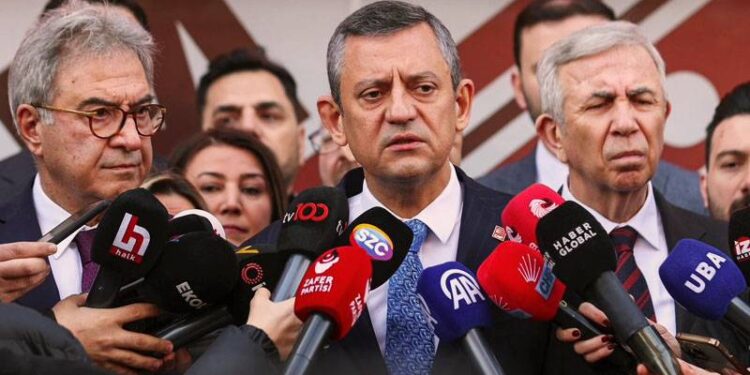 Karar sadece gazetecileri değil, cezalandırmadır; tek çare sandık!