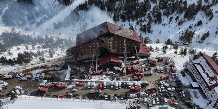 Kartalkaya'daki otel yangınında Bolu Belediye Başkan Yardımcısı, İtfaiye Müdür Vekili ve itfaiye personeli tutuklandı
