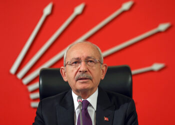 Kılıçdaroğlu'ndan Özel'e: Normalleşirsen boğulursun
