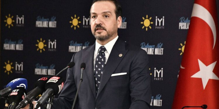Kürşad Zorlu, İYİ Parti’den istifa ettiğini duyurdu