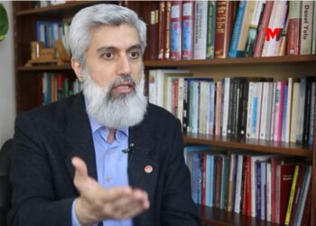 Kuytul: Evimde kitap okuyorum