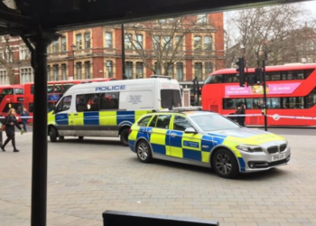 Londra'da Bomba Alarmı: Meşhur Cadde Tahliye Edildi