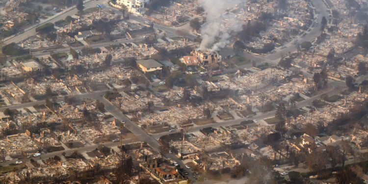 Los Angeles yangınlarında can kaybı 10’a yükseldi; maddi hasar 50 milyar doları aştı