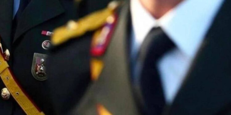 Mansur Yavaş, Tuzla Piyade Okulu'nda meslekten çıkarılan teğmenlerin ABB'de görevlendirilmesi hakkında konuştu: Seyretmemiz beklenemez