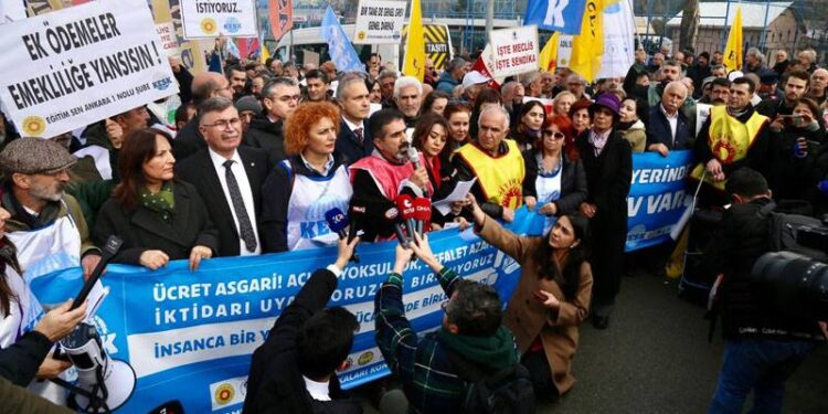 Memur maaşı acilen 79 bin TL'ye çıkartılmalıdır